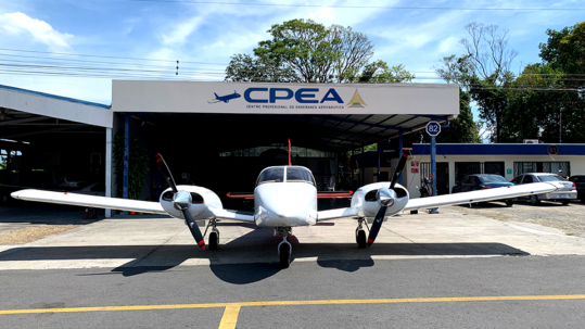 Nuestra flota - CPEA Flight School S.A.
